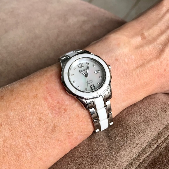 Seiko womens diamond mother of pearl quartz watch